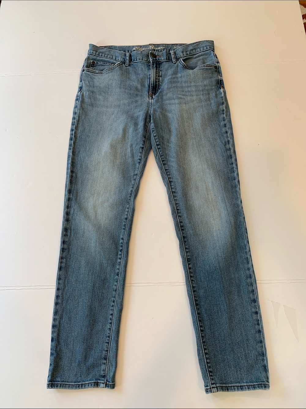 Eddie Bauer Women’s Size 6 Mid Rise Taper Leg Light Blue Stretch Boyfriend Jeans